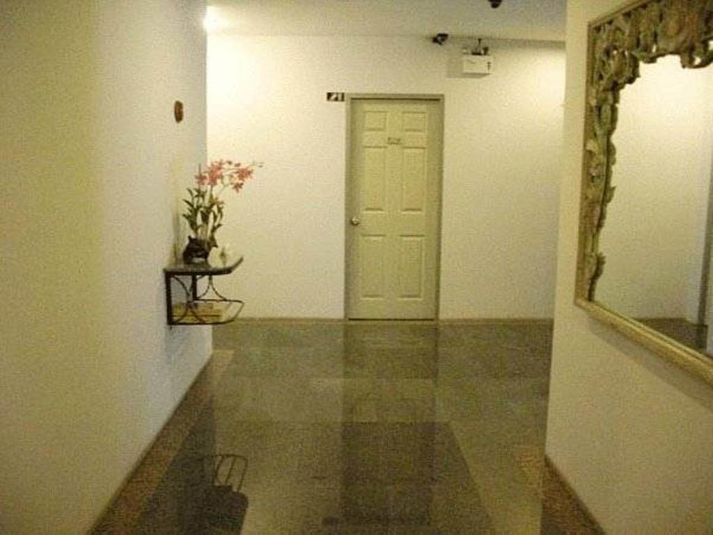 Regent Silom Hotell Bangkok Exteriör bild
